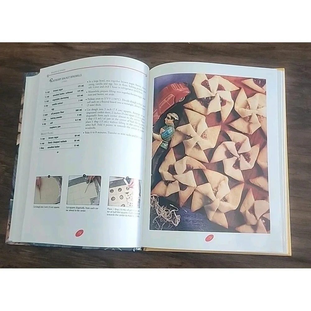 Vintage The Ultimate Cookie Book - 1997 by Tormont Publications
